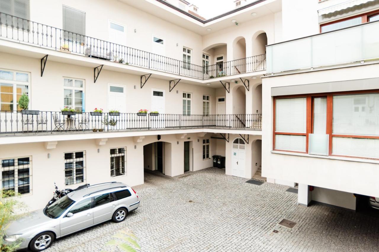 Apartment Gesse Kollarova Прага Екстер'єр фото